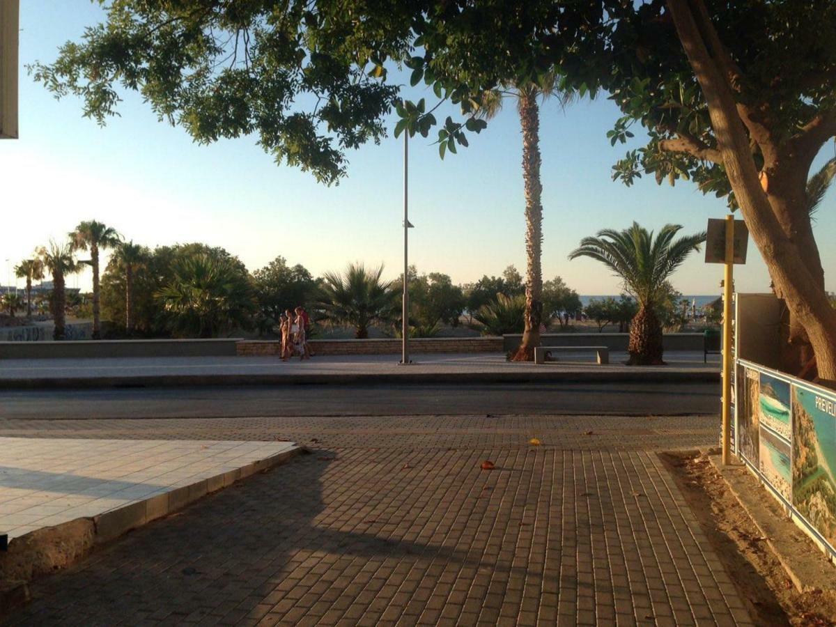 Korona Beach Apartments II Rethymno  ภายนอก รูปภาพ